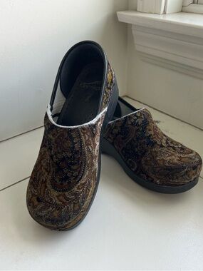 Dansko clogs, size 40